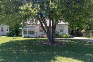 Unclassified image, 2 of 17, button