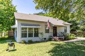 Unclassified image, 4 of 17, button