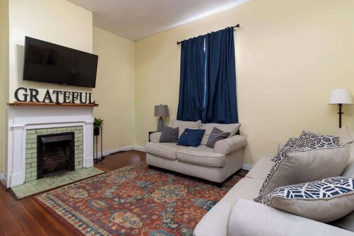 The Sunny Southern Manse Front Unit Walk Downtown