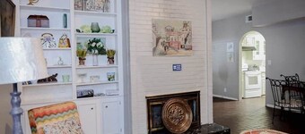 Mins to Downtown, Parks,& ASU - Courtyard Retreat