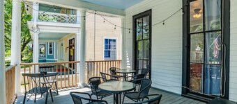 Mins from Downtown & Dining - Dauphin Darling 3