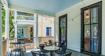 Mins from Downtown & Dining - Dauphin Darling 3