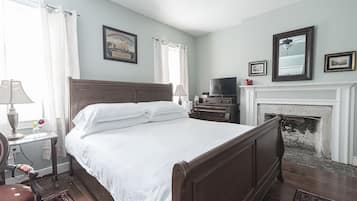 Suite 2 | Premium bedding, memory foam beds, individually furnished, free WiFi