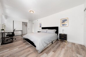 3 habitaciones, escritorio, tabla de planchar con plancha y wifi 