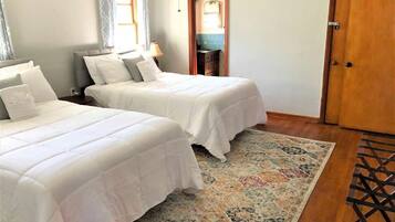 5 bedrooms, iron/ironing board, free WiFi