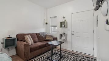 Balcony Suite | Free WiFi, bed sheets