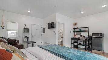 Studio Suite Comfort | Dapur pribadi | Microwave, mesin pembuat kopi/teh, dan ketel listrik