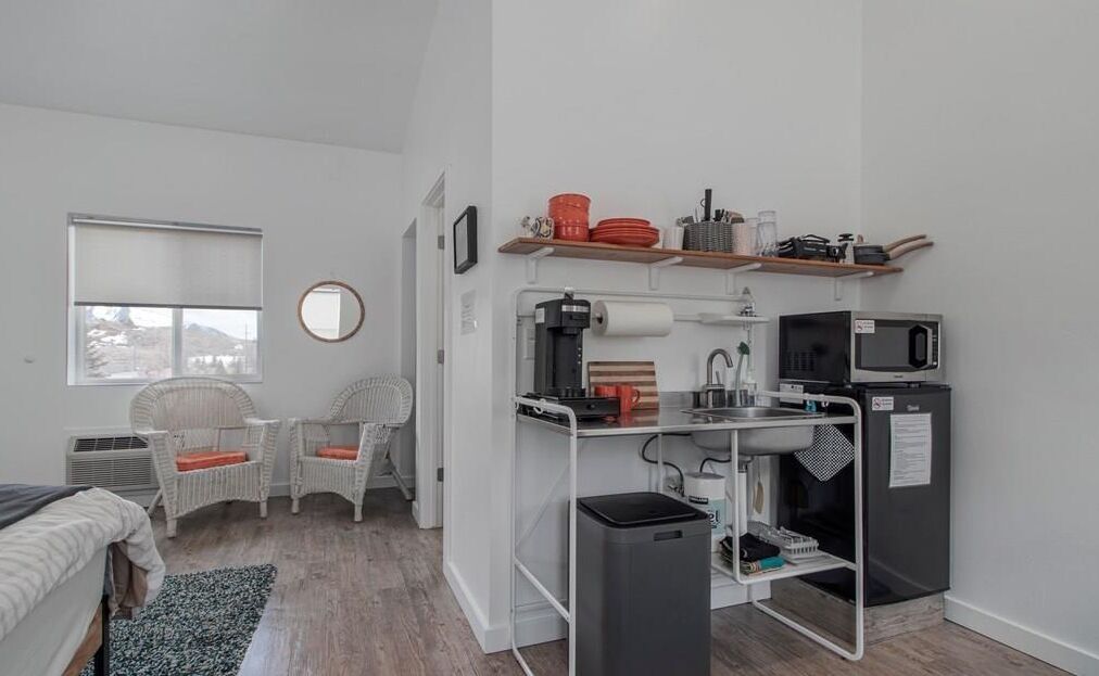 Top Floor Suite | Private kitchen | Microwave, coffee/tea maker, electric kettle, cookware/dishes/utensils