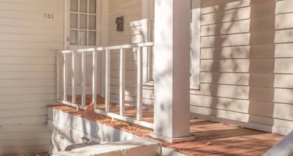 Near Downtown - Sunny Sweetheart Left Unit