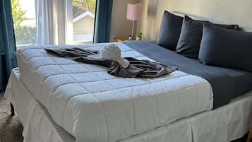 3 slaapkamers, een strijkplank/strijkijzer, reisbedje, wifi