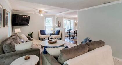 On the River! Patio,Yard- Dozing at Dog River