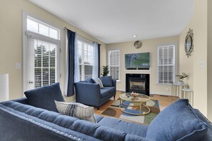 Älytelevisio, takka, tietokoneen näyttö