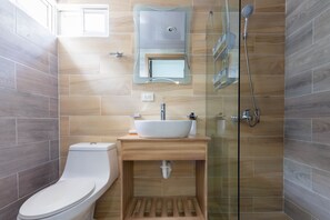 Bathroom - Modern Apt With free parking and AC 3brs (Puñal)