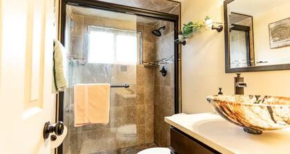 Near Olde Town Arvada - Golden - Red Rocks - Pet Friendly