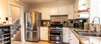 Near Olde Town Arvada - Golden - Red Rocks - Pet Friendly