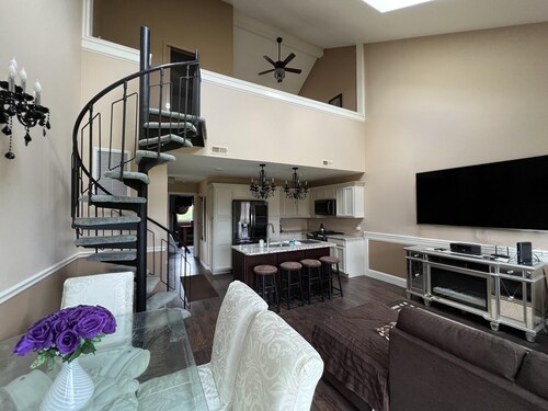 Golf Front | Mountain Views | Updated | Modern