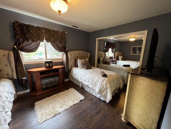 2 bedrooms, iron/ironing board, free WiFi, bed sheets