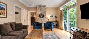 Wood Stove, Close to the Club - Wooded Colonial