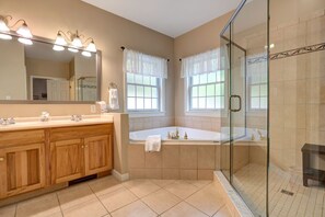 Combined shower/tub, hair dryer, towels, shampoo