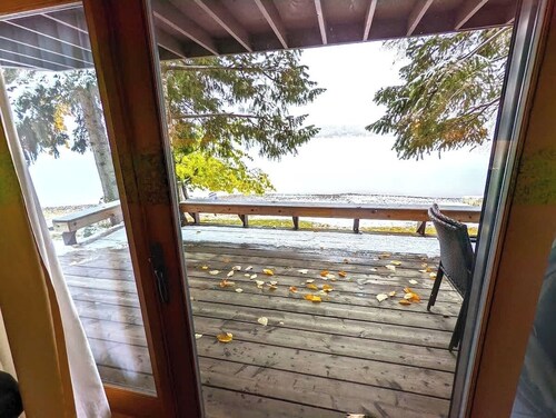 New Lakefront Condo! Great Views! Pool/Hot Tub!