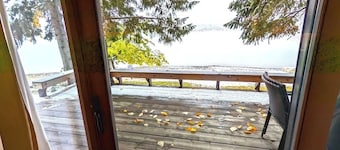 New Lakefront Condo! Great Views! Pool/Hot Tub!