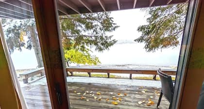 New Lakefront Condo! Great Views! Pool/Hot Tub!