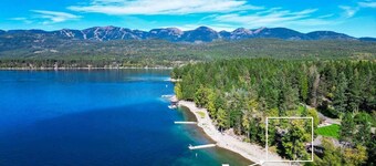 New Lakefront Condo! Great Views! Pool/Hot Tub!