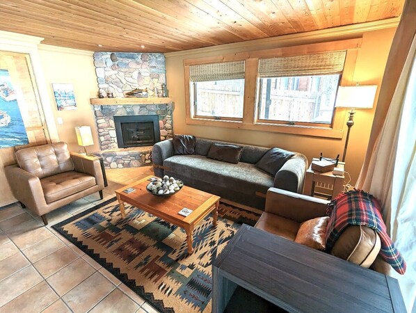 TV, fireplace, DVD player, books