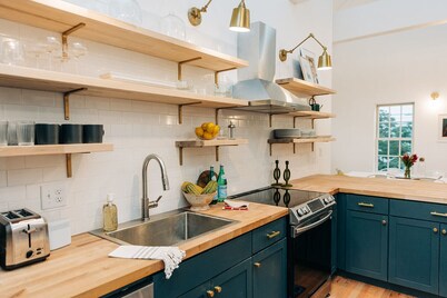 Beautiful 3-Bed 2.5 bath in downtown Freeport