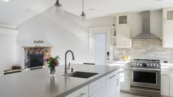 Kitchen | Calming White