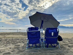 Beach nearby, sun-loungers, beach towels