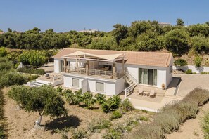 Front of property - Apollonides Seafront Villa 2 “Melete” (Kefalonia)