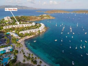 On the beach - Lavishly Remodeled, Modern Luxury Condo! (St. Thomas)