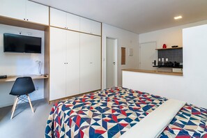 Studio | Työpöytä, kannettavalle tietokoneelle sopiva työtila, ilmainen Wi-Fi