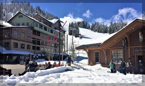 Exterior - Prime Ski-in/Ski-out Gondola view on the slope at Winter Park Base (Winter Park)