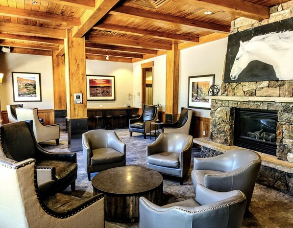 Interior - Prime Ski-in/Ski-out Gondola view on the slope at Winter Park Base (Winter Park)