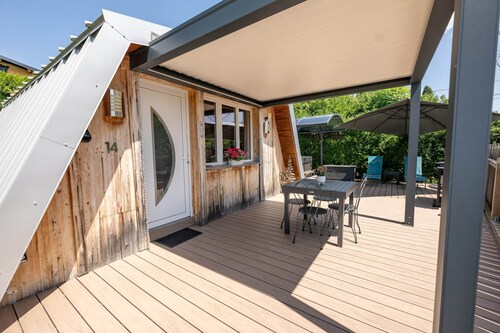 Nouveau chalet romantique à la montagne avec jacuzzi et sauna privatif