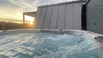 Bain à remous extérieur