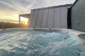 Bain à remous extérieur
