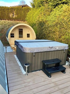 Bain à remous extérieur