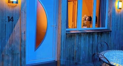 Nouveau chalet romantique à la montagne avec jacuzzi et sauna privatif