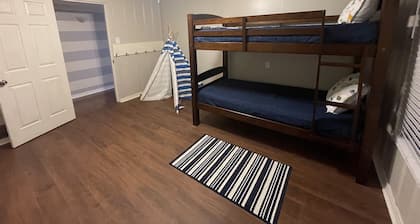 Peaceful, centrally located 3/2 house. Just minutes away from ASU.