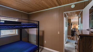 2 bedrooms, iron/ironing board, travel crib, WiFi