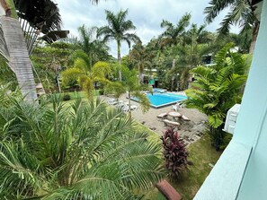 Family Room | Free WiFi, bed sheets - Cabinas Brisa Del Mar (Jacó)
