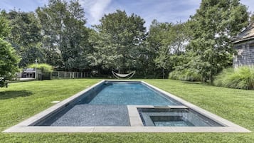 Piscina externa, piscina aquecida
