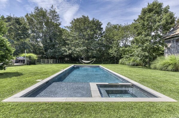 Ulkouima-allas, lämmitetty uima-allas