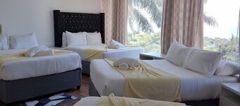 A ROMANTIC HERRWOOD VILLA