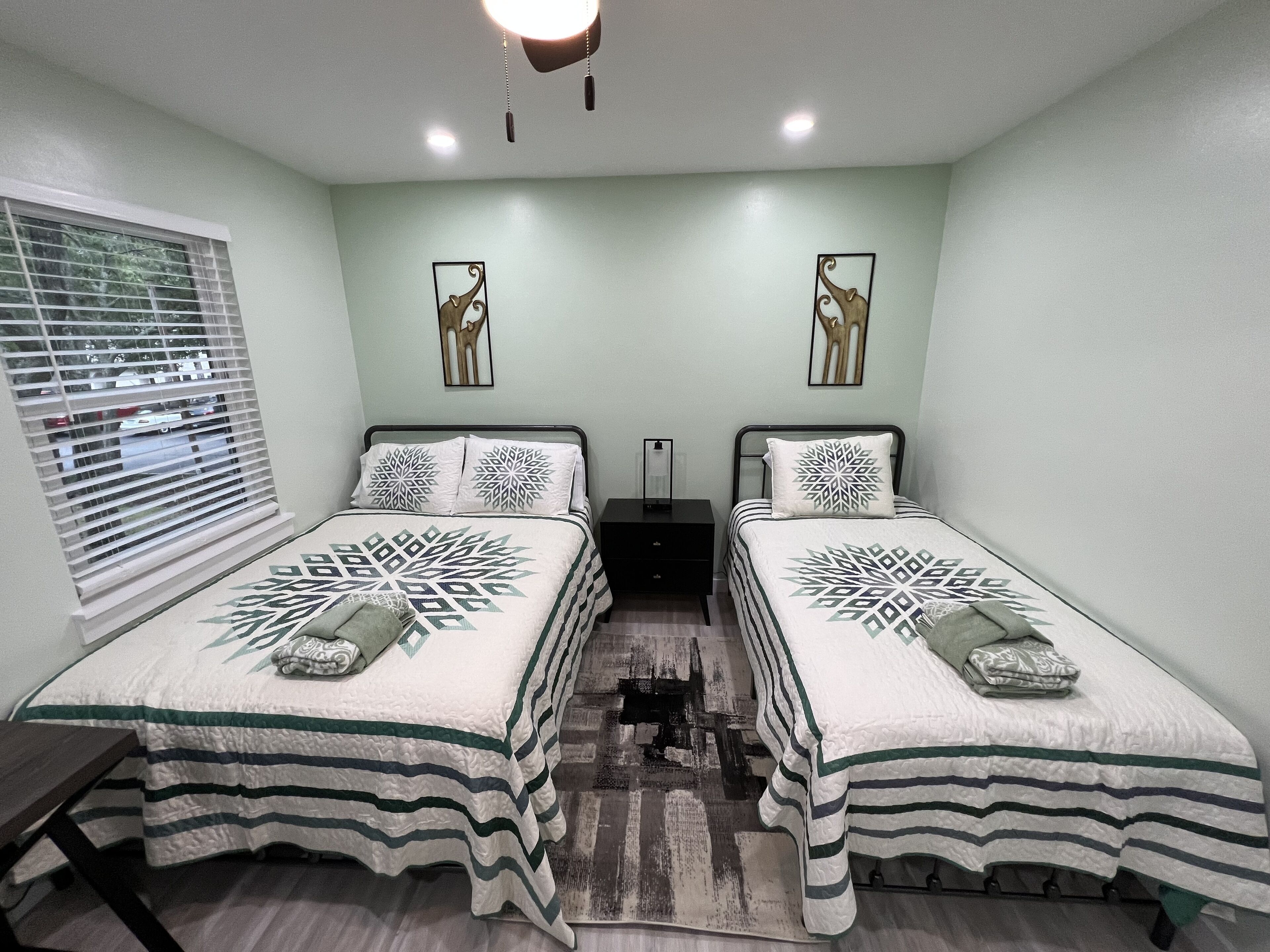 2 bedrooms, desk, iron/ironing board, free WiFi