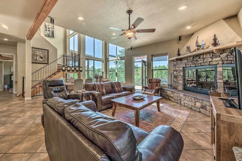 Scenic Ruidoso Home w/ Large Deck + Hot Tub!