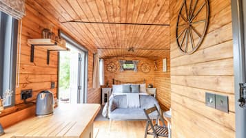 1 bedroom, individually decorated, individually furnished
